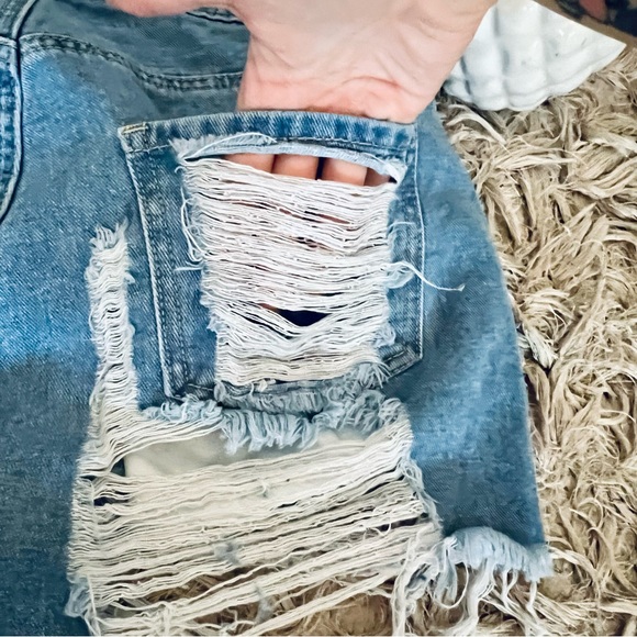 NEW Super Frayed Denim Shorts - Picture 11 of 12